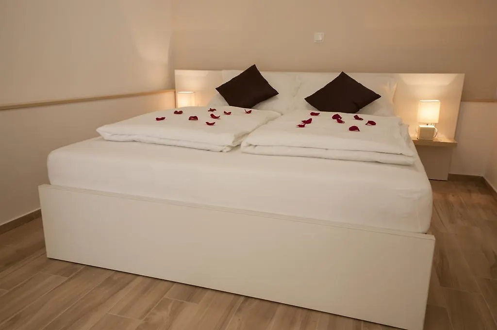 Guest House Bulevar 扎达尔 3*,